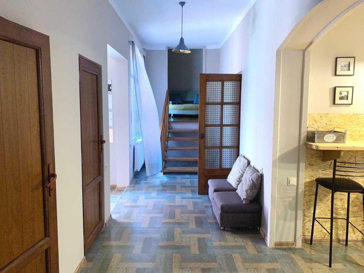 Hostel 47 Batumi Exterior photo